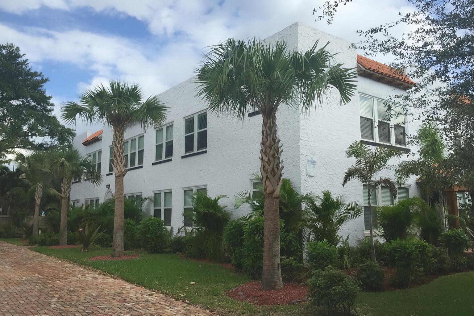 815 Upland Road 12