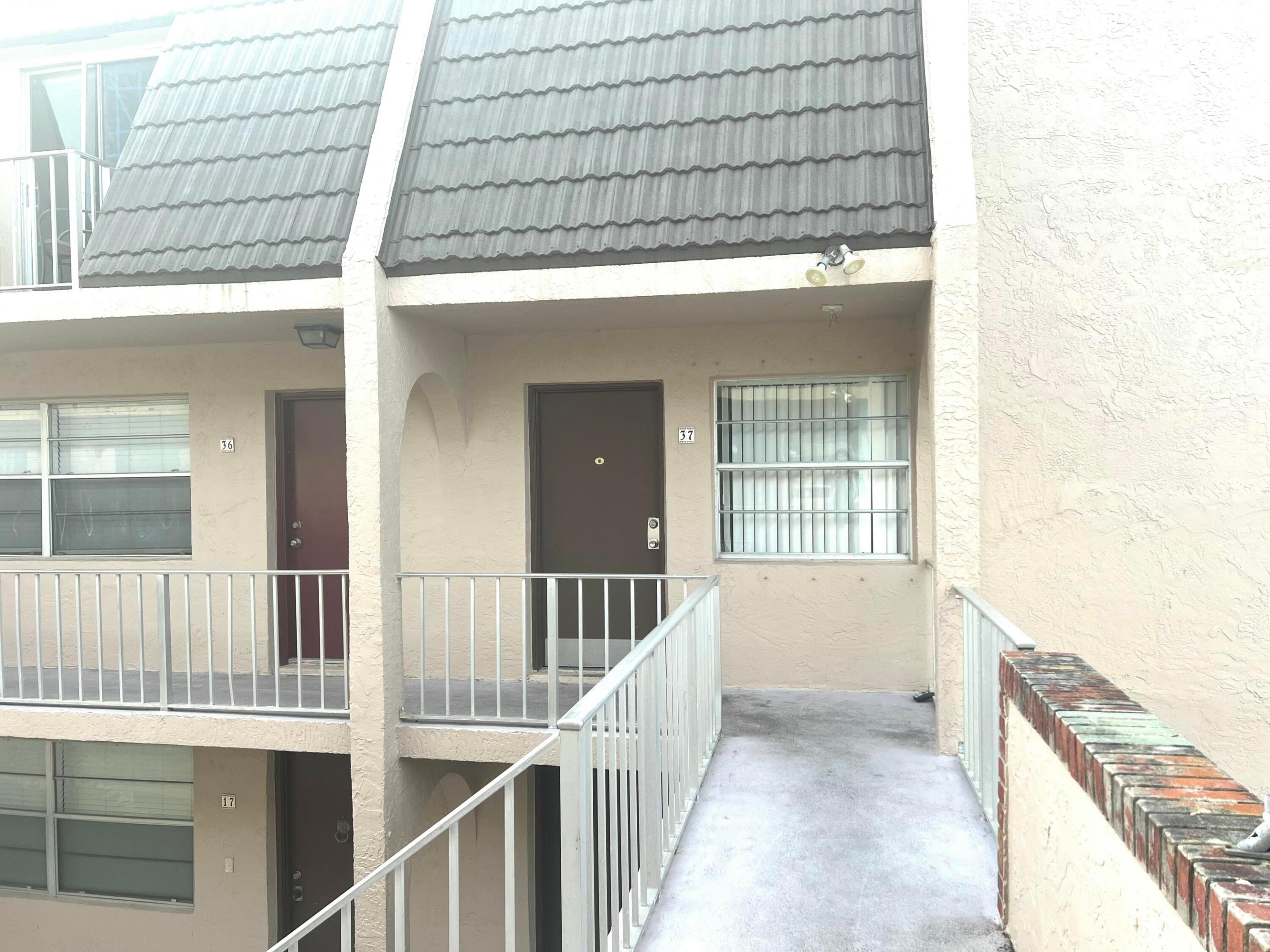 1100 SE 4th Avenue 37