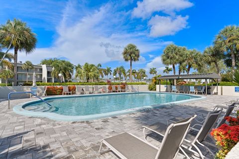 A home in Lake Worth