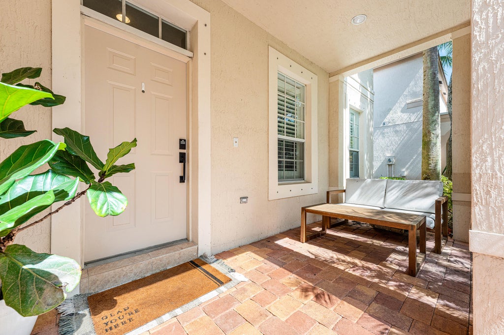 Photo of 8067 Murano Circle, Palm Beach Gardens, FL 33418 (MLS # R11028873)