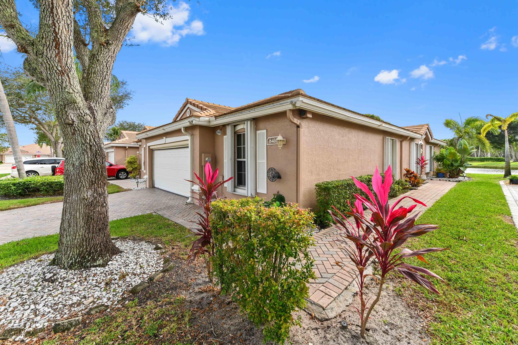 ANDROS ISLE - Residential