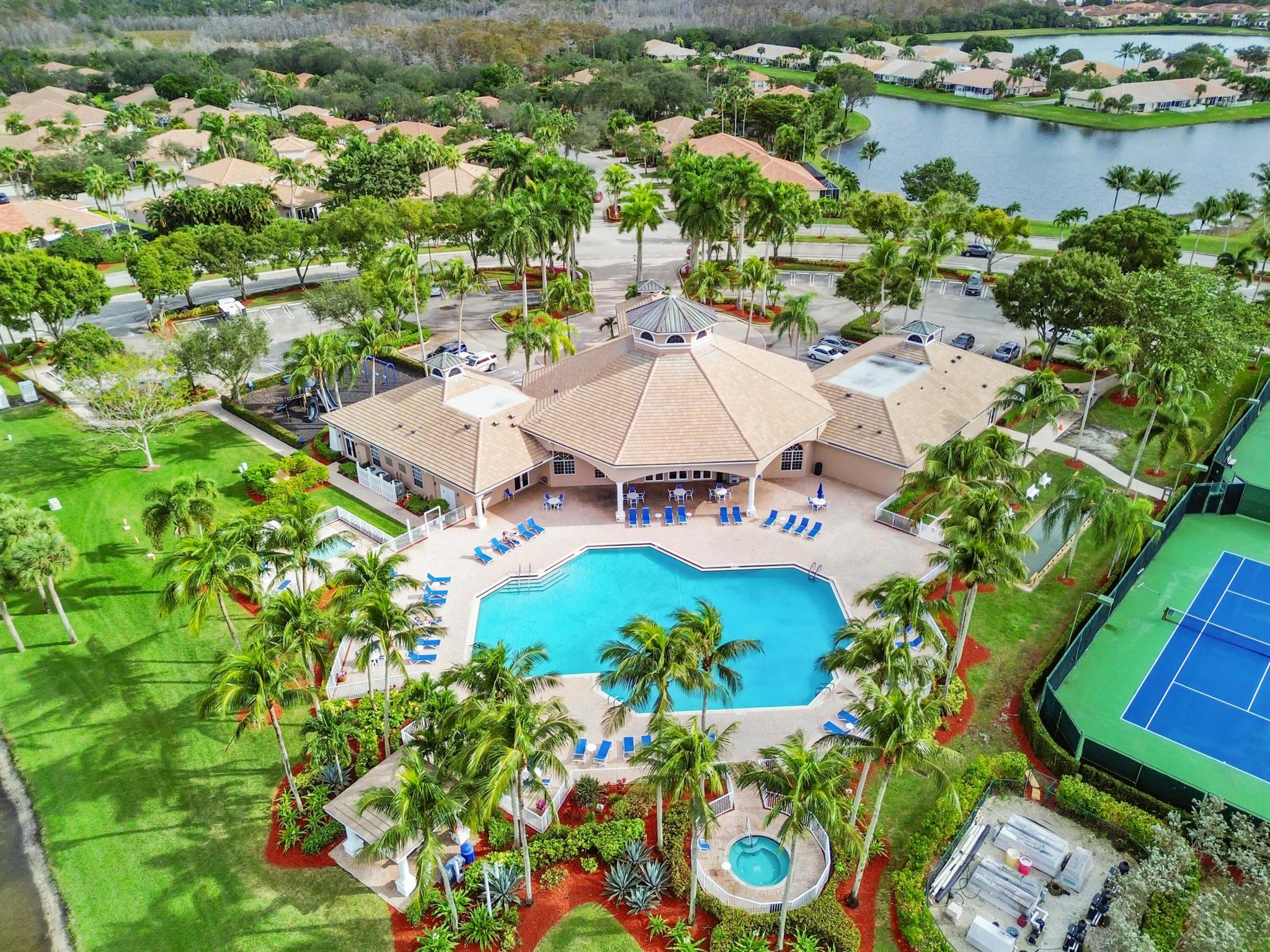 ANDROS ISLE - Residential