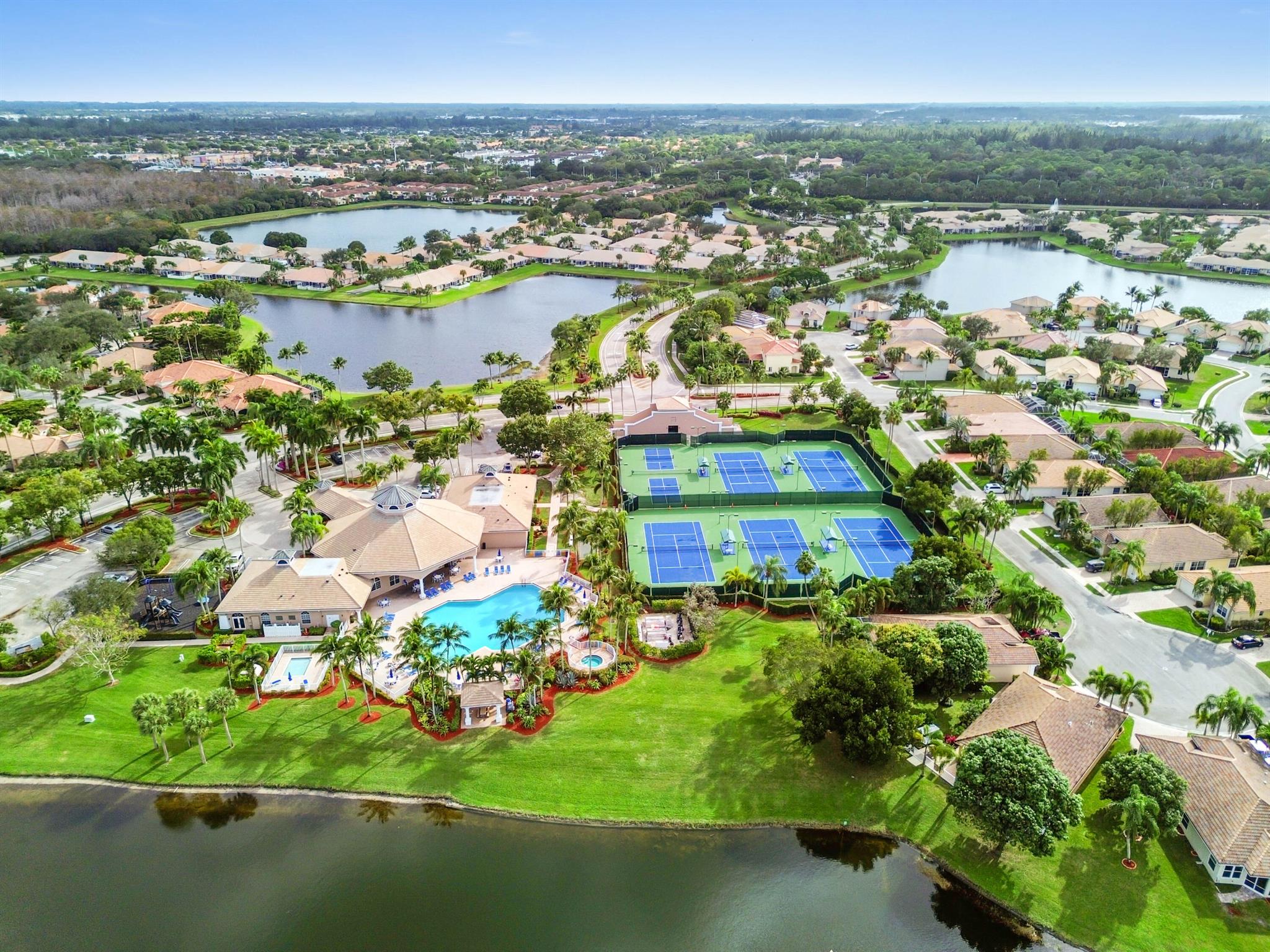 ANDROS ISLE - Residential