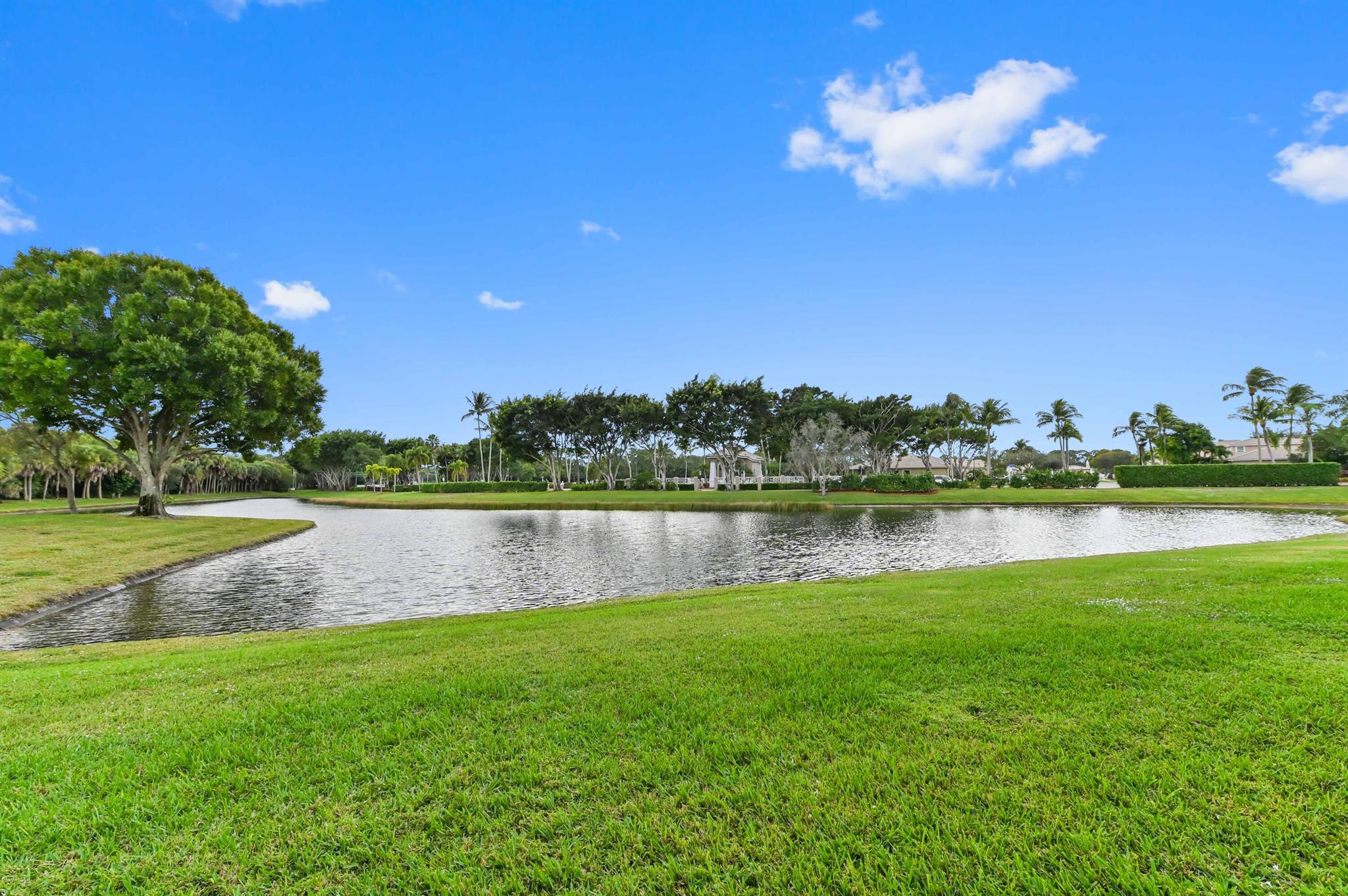 ANDROS ISLE - Residential