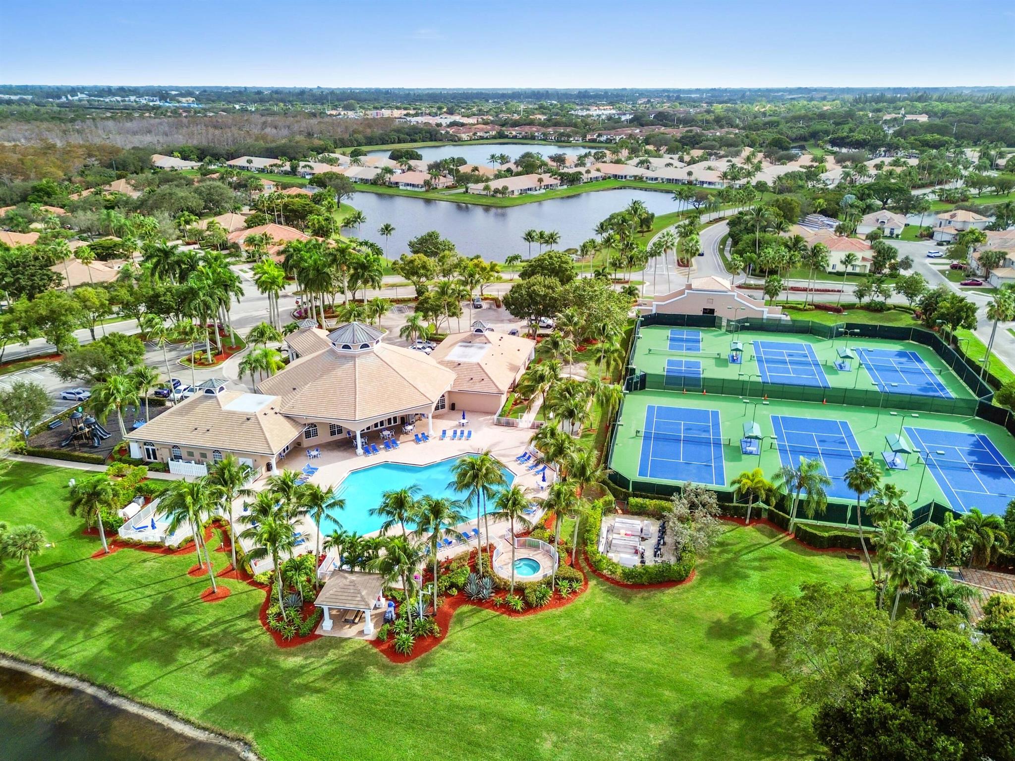 ANDROS ISLE - Residential