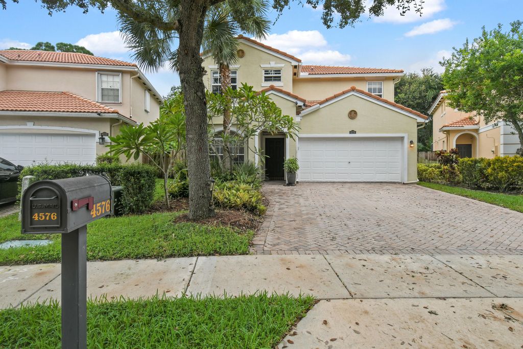 Photo of 4576 Thornwood Circle, Palm Beach Gardens, FL 33418 (MLS # R11163397)
