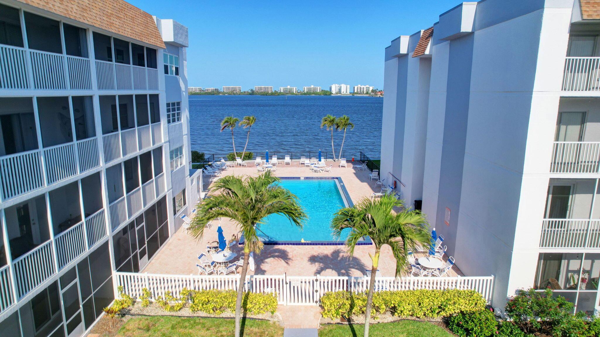 1516 S Lakeside Drive 307