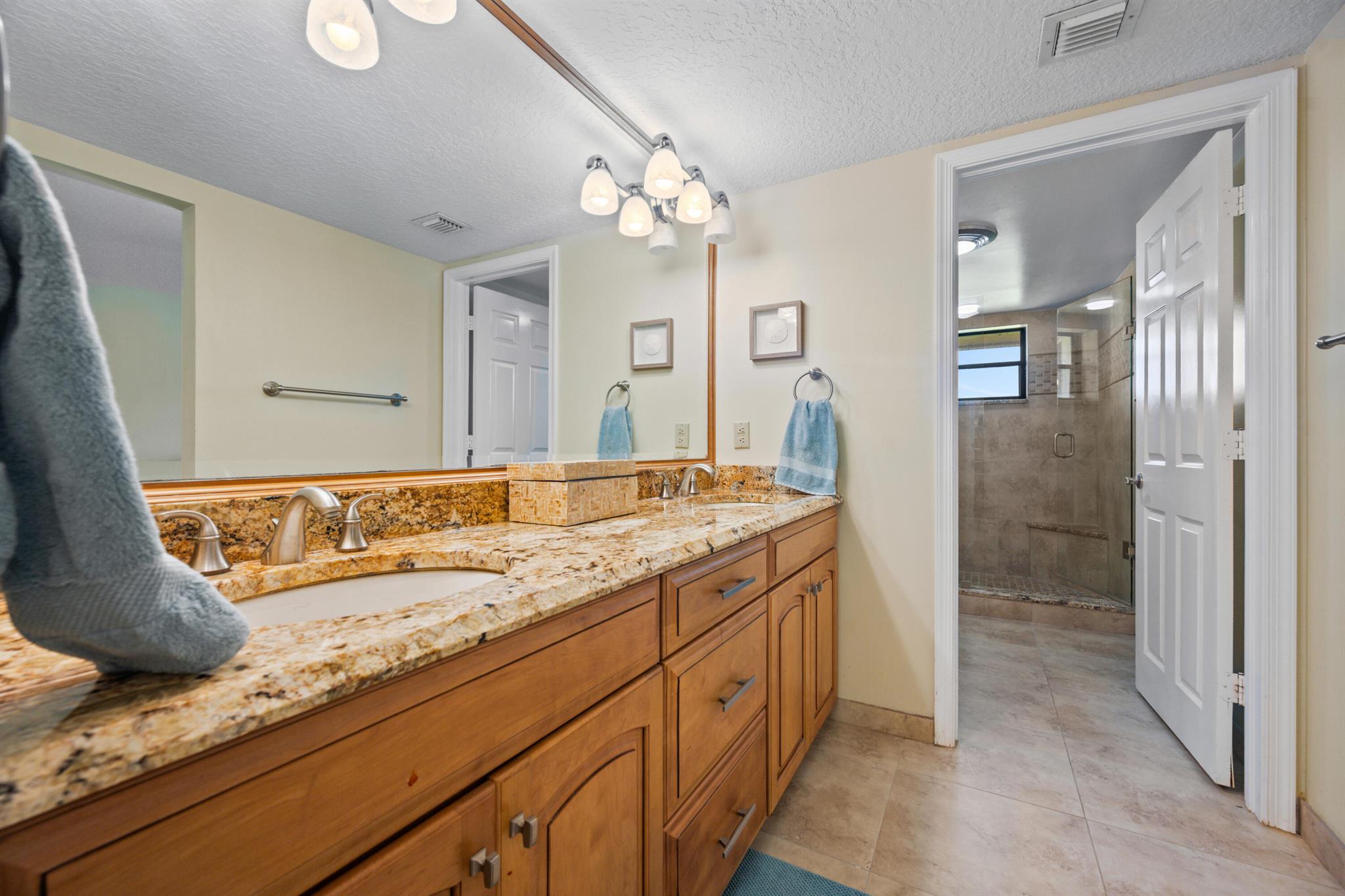 WATERBEND AT JONATHANS LA - Residential Lease