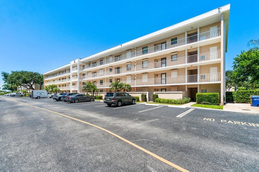 Photo of 300 N Highway A1a #404m, Jupiter, FL 33477 (MLS # R10990974)