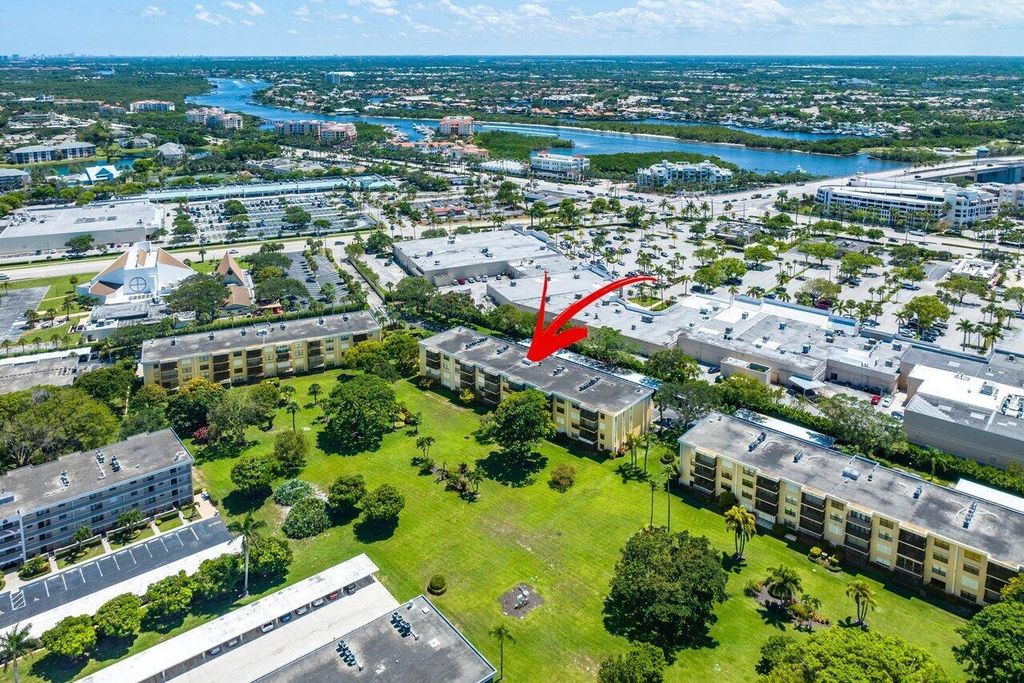 Photo of 300 N Highway A1a #404m, Jupiter, FL 33477 (MLS # R10990974)
