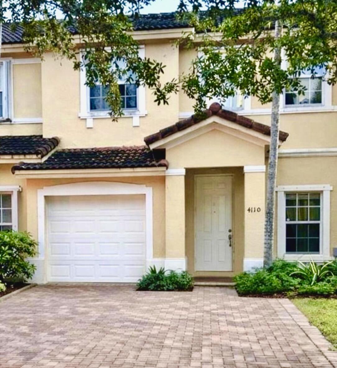 FLORIDIAN ISLES - Residential Lease