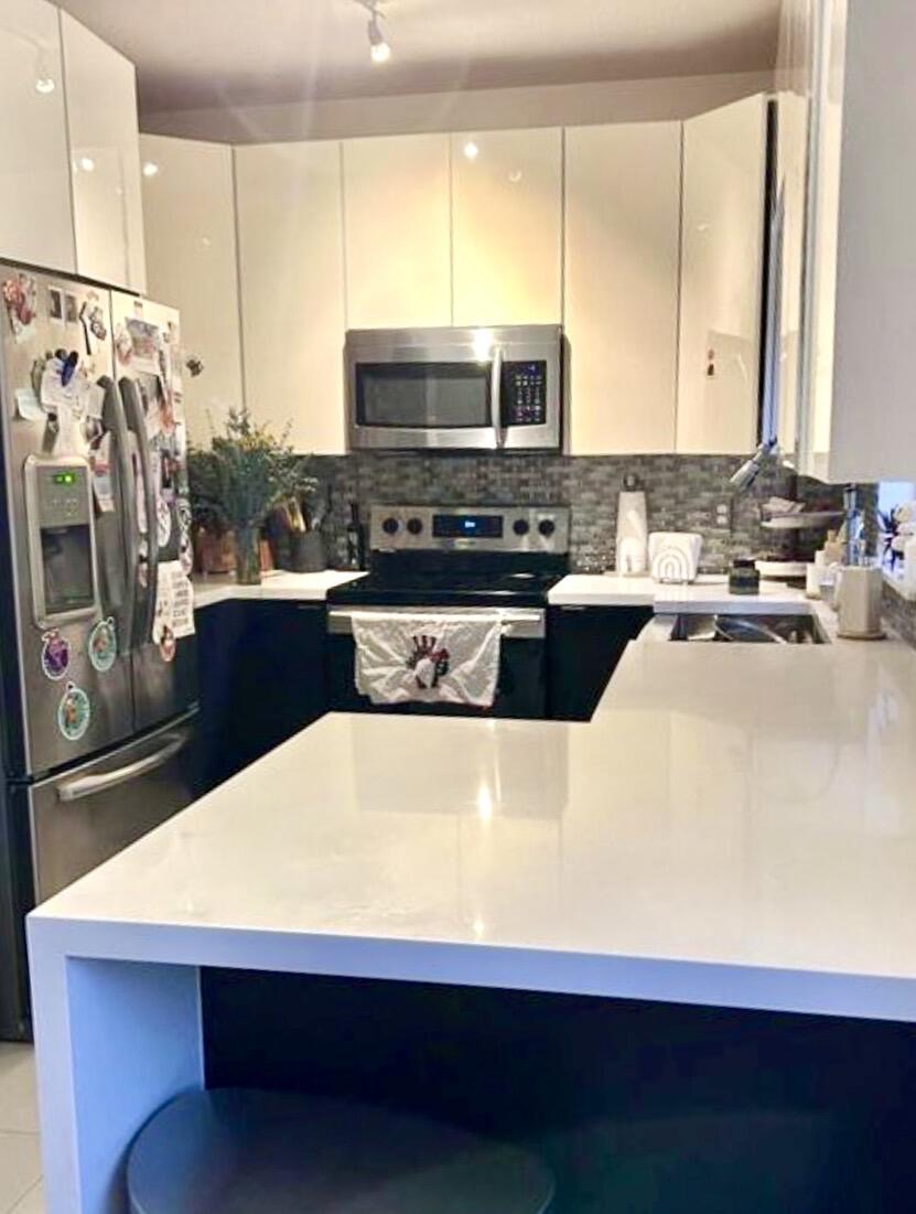 FLORIDIAN ISLES - Residential Lease