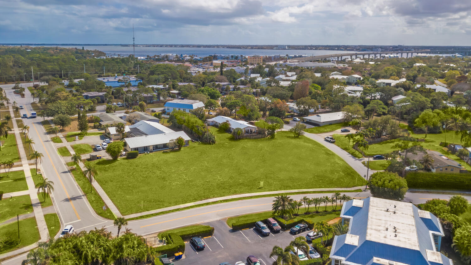 933 & 943 NW Spruce Ridge Drive