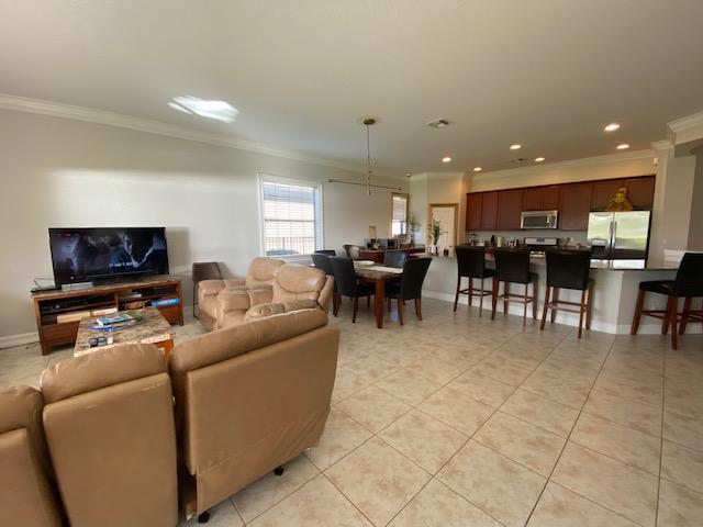 CASTELLINA - Residential Lease