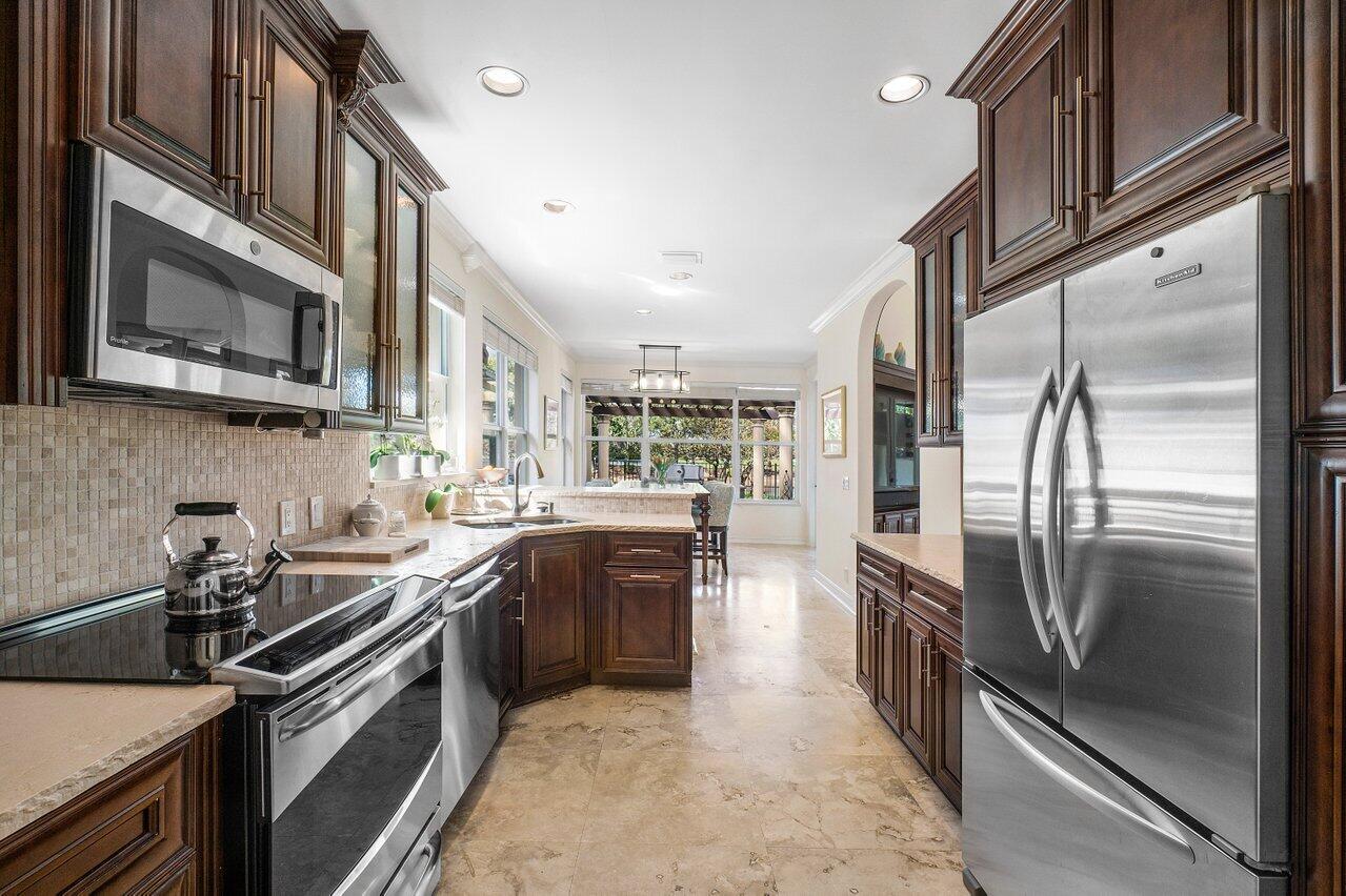 REGENTS PLACE - Residential