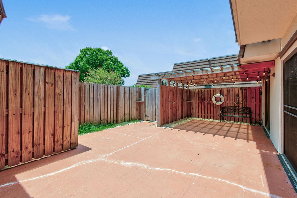 Photo of 1126 11th Lane, Palm Beach Gardens, FL 33418 (MLS # R11010811)