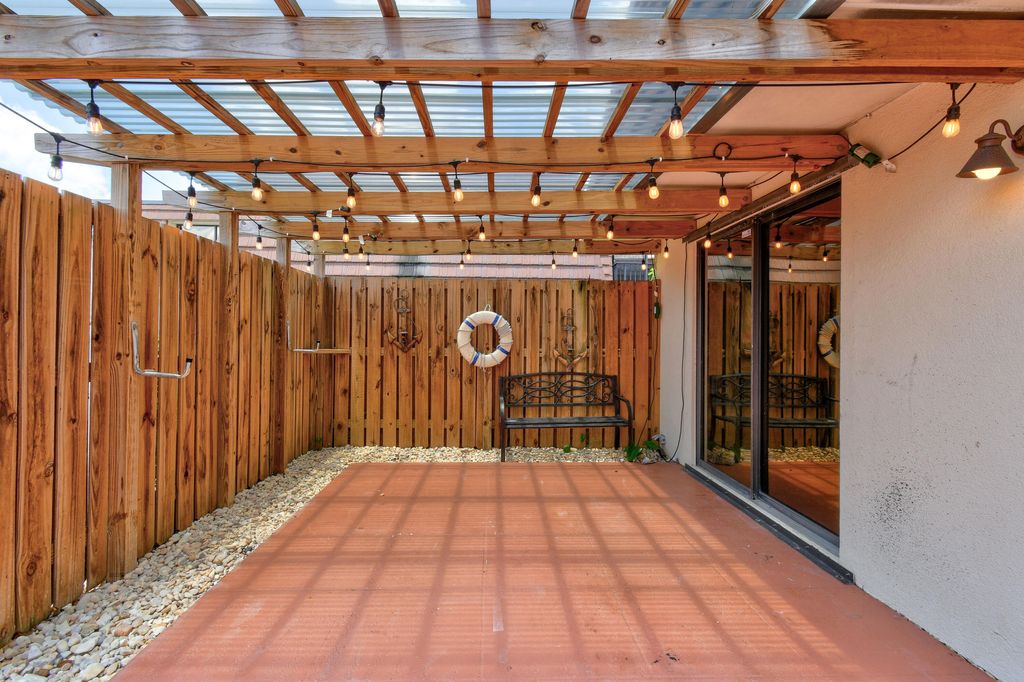 Photo of 1126 11th Lane, Palm Beach Gardens, FL 33418 (MLS # R11010811)