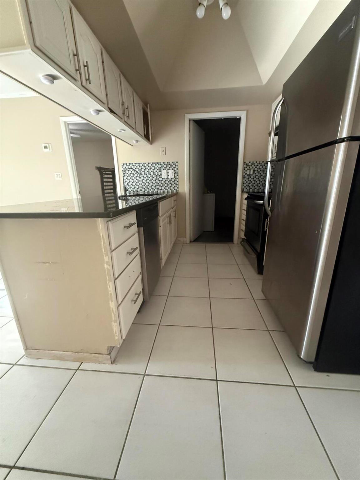 SUGAR POND MANOR OF WELLI - Residential