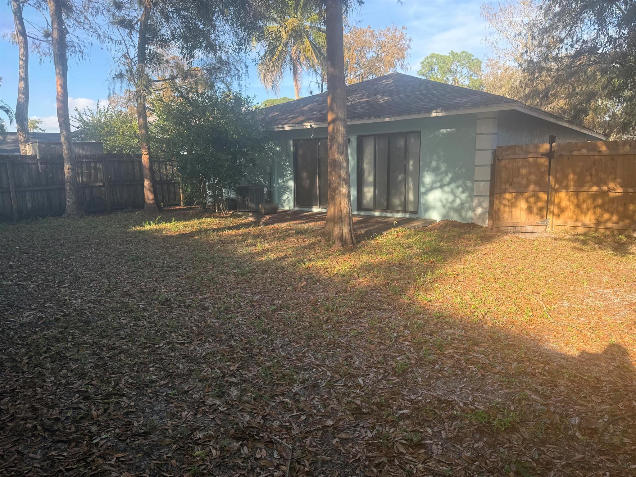 SUGAR POND MANOR OF WELLI - Residential