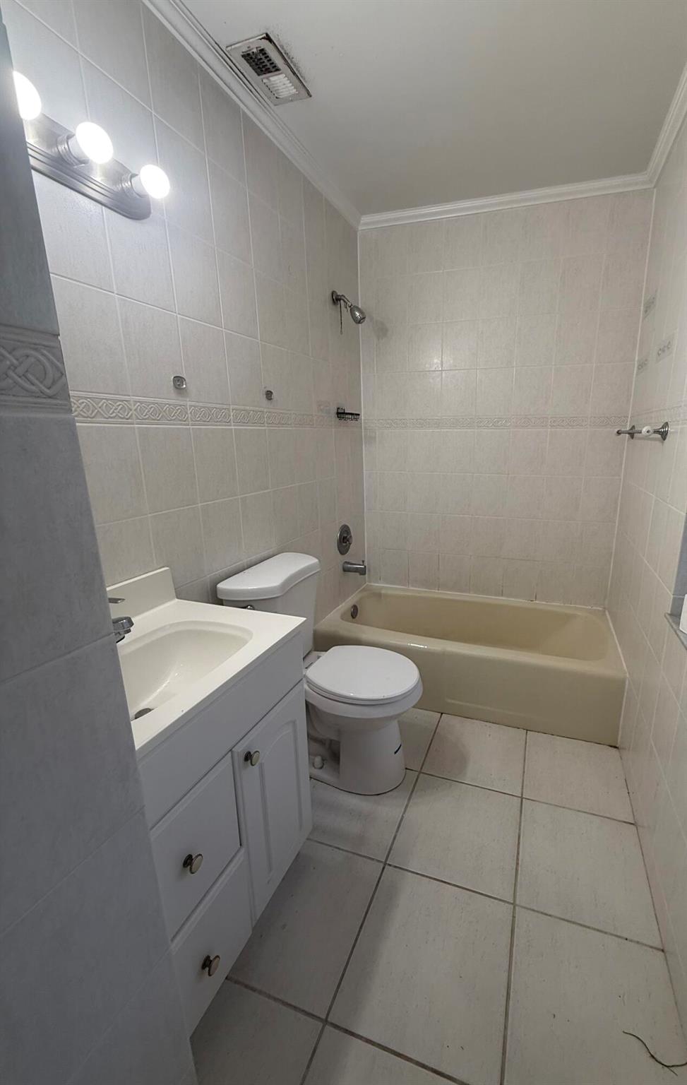 SUGAR POND MANOR OF WELLI - Residential