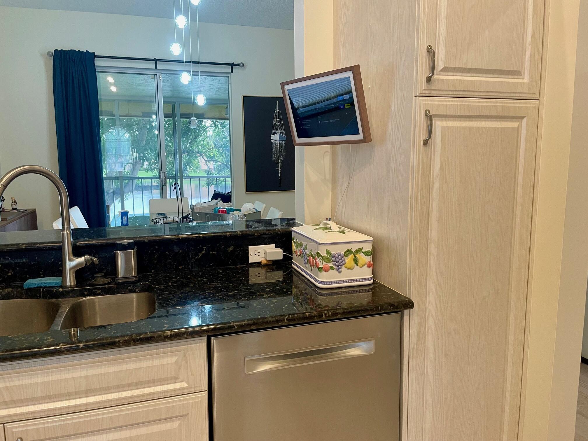 PALM ISLES I, II AND III - Residential Lease