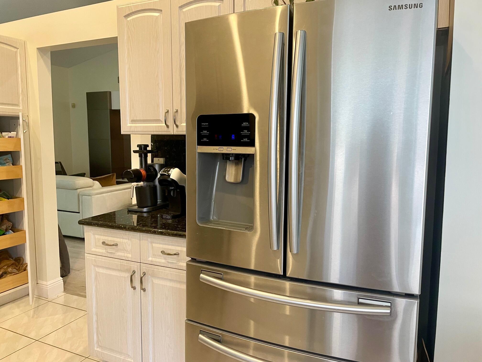 PALM ISLES I, II AND III - Residential Lease