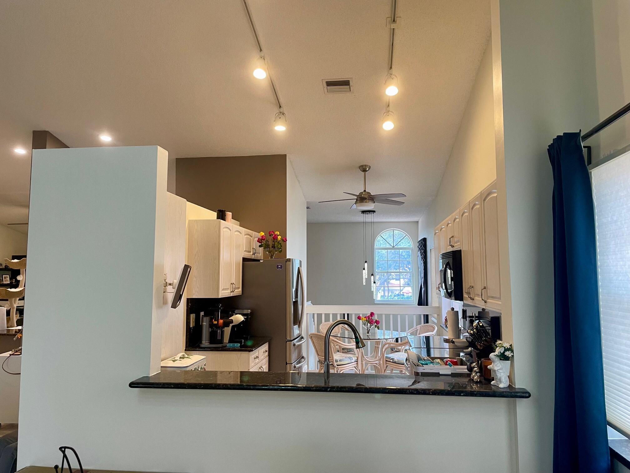 PALM ISLES I, II AND III - Residential Lease