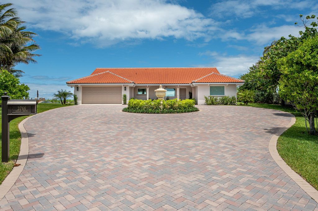 Photo of 3766 Ocean Drive, Vero Beach, FL 32963 (MLS # R11166289)
