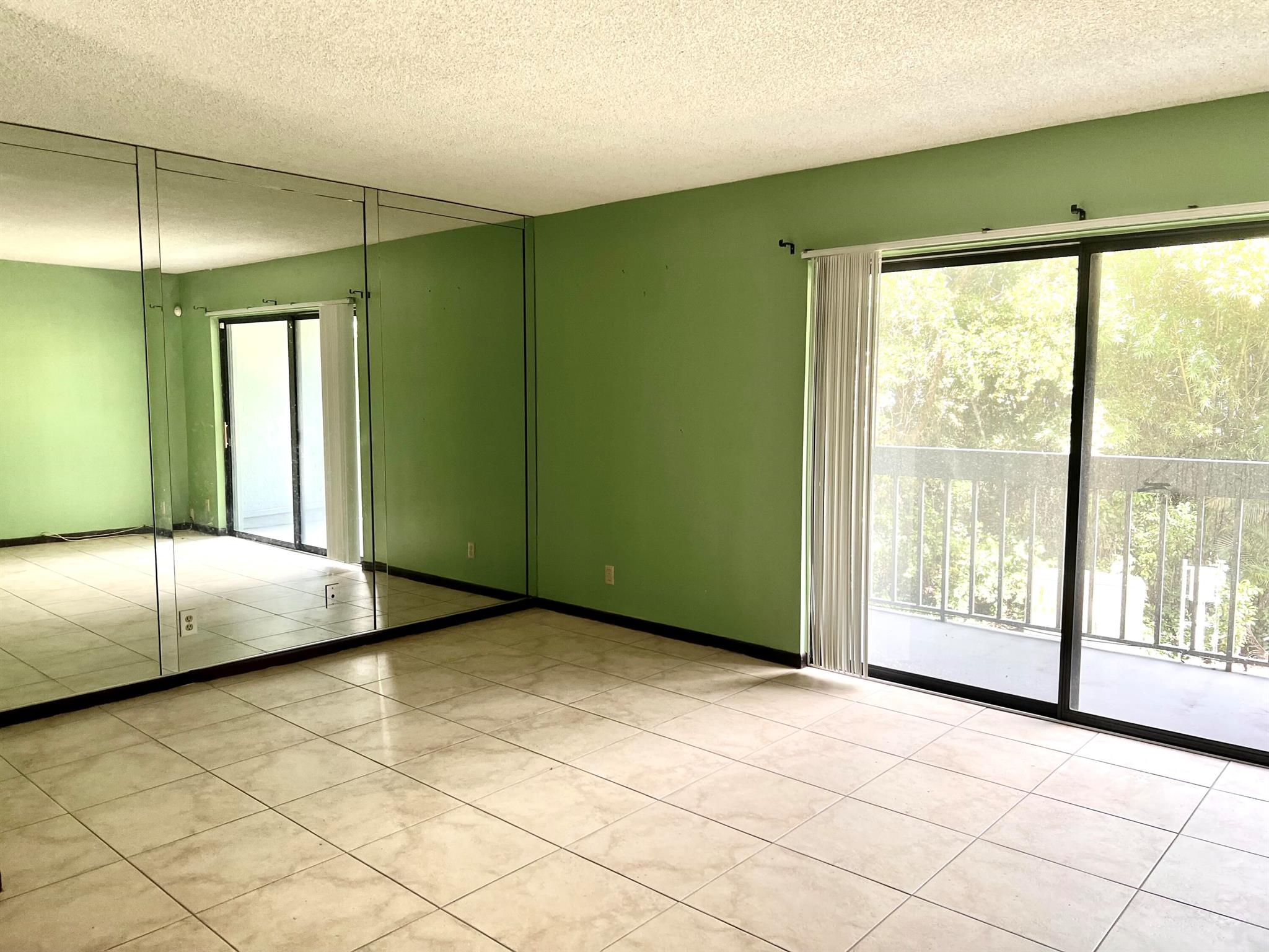 View photos, virtual tours, details... 2000 N Congress Avenue 206