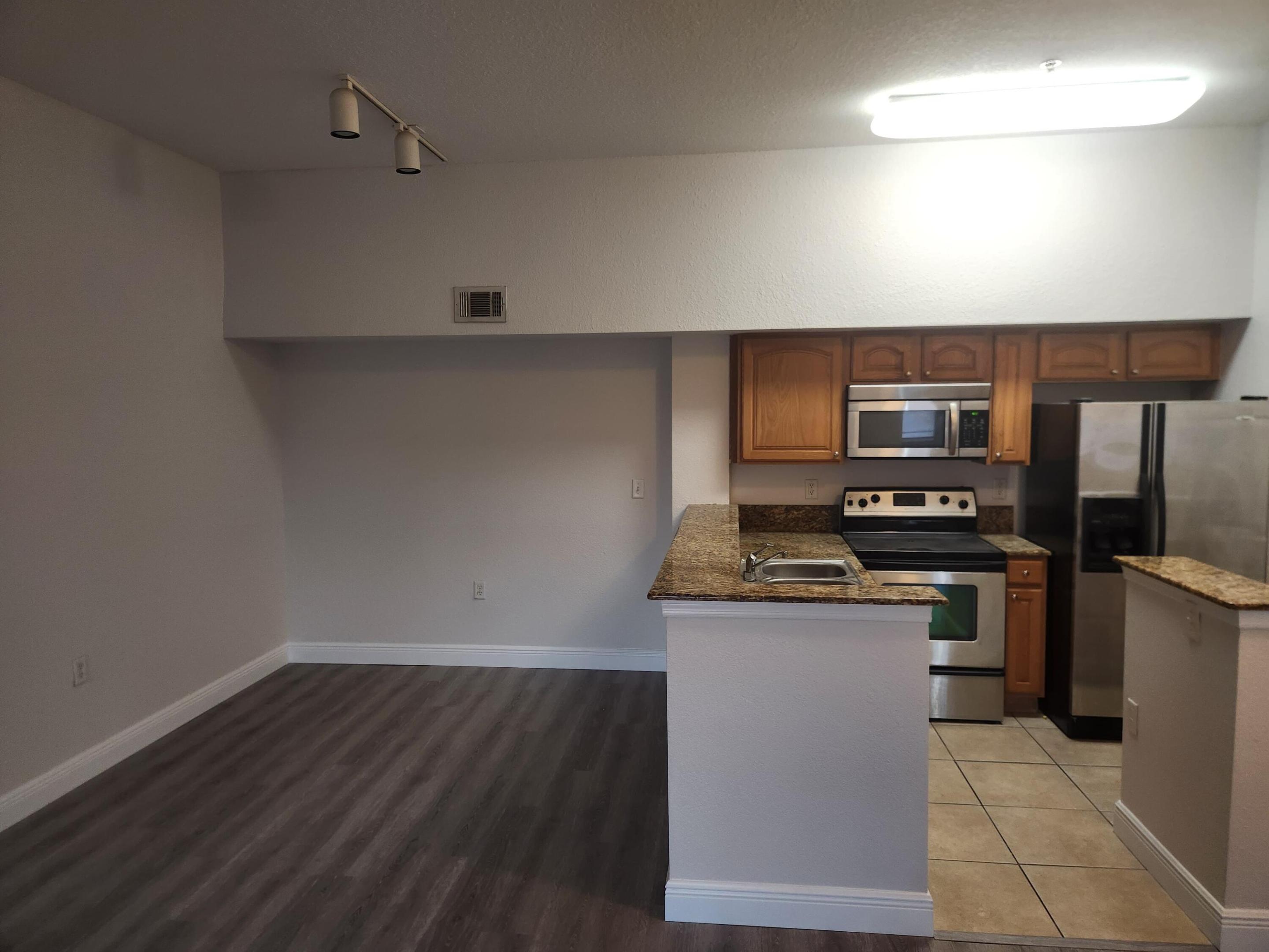 THE CLUB AT ST LUCIE WEST A CONDOMINIUM - Residential Lease