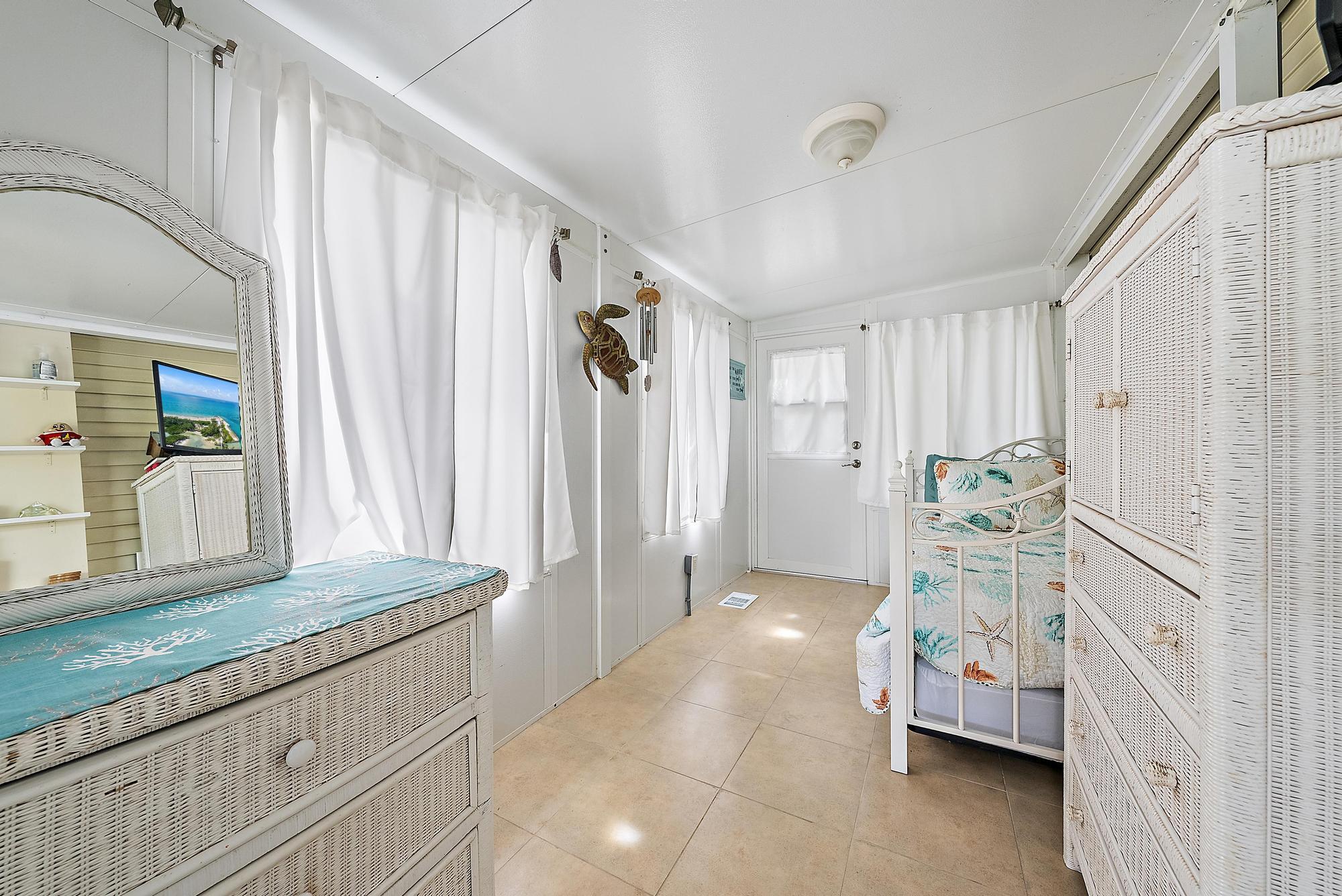 YOGI-BY-THE-SEA CONDO - Residential