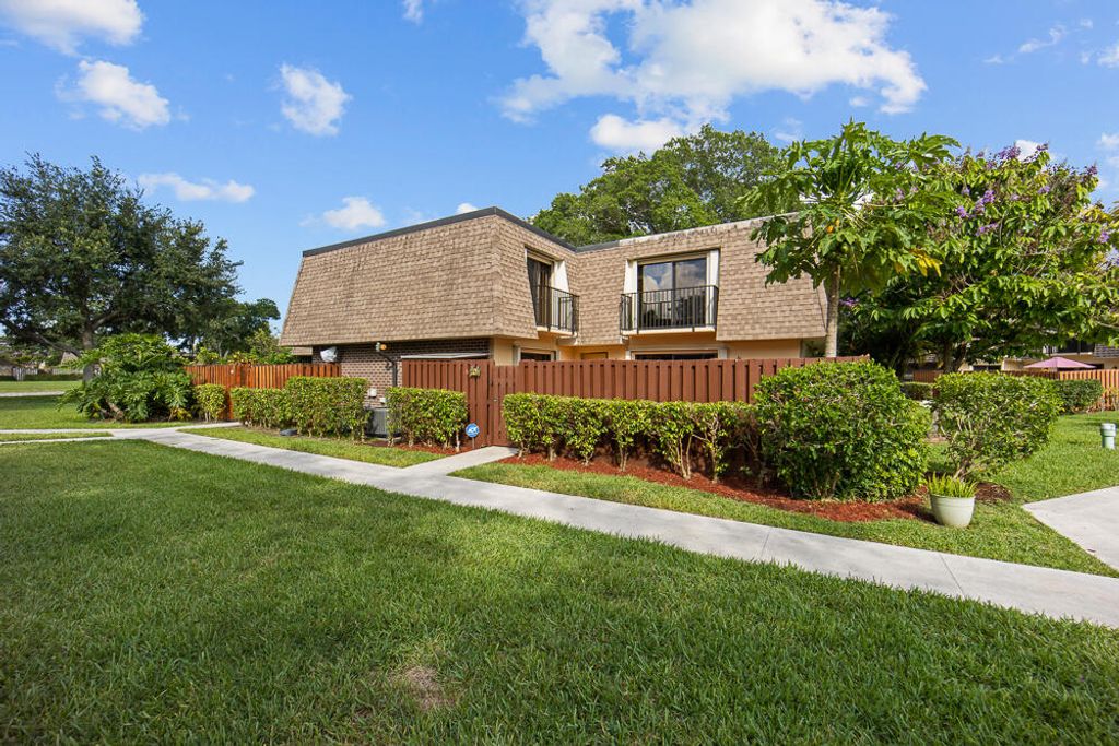 Photo of 2903 SW 22nd Circle #41c, Delray Beach, FL 33445 (MLS # R10804498)