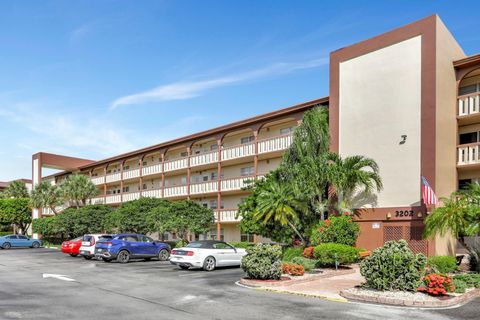 3202 Portofino Pt B2 Coconut Creek FL 33066
