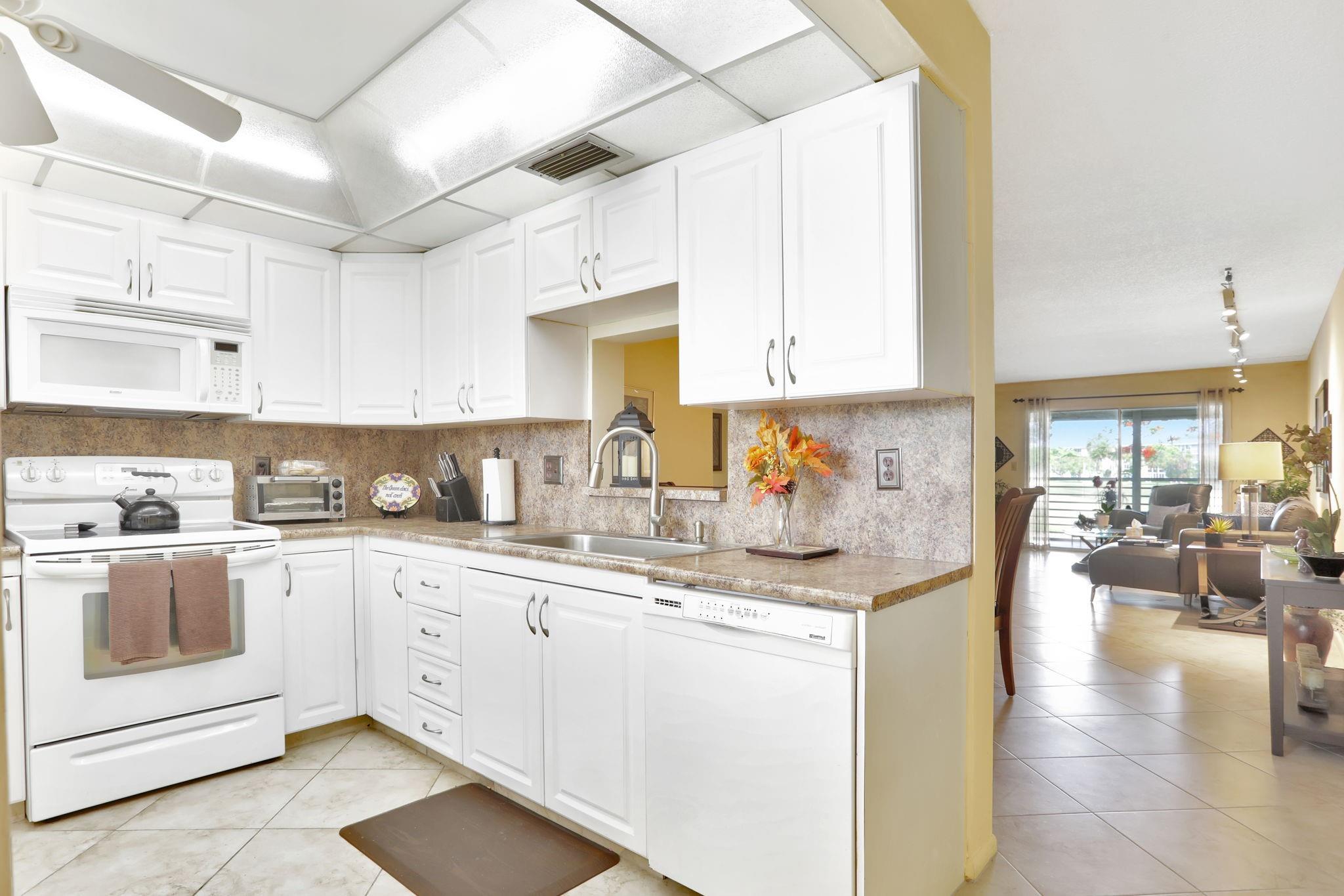 3202 Portofino Pt B2