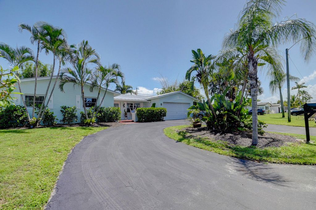 Photo of 1154 SW 27th Place Pl, Boynton Beach, FL 33426 (MLS # R10808243)
