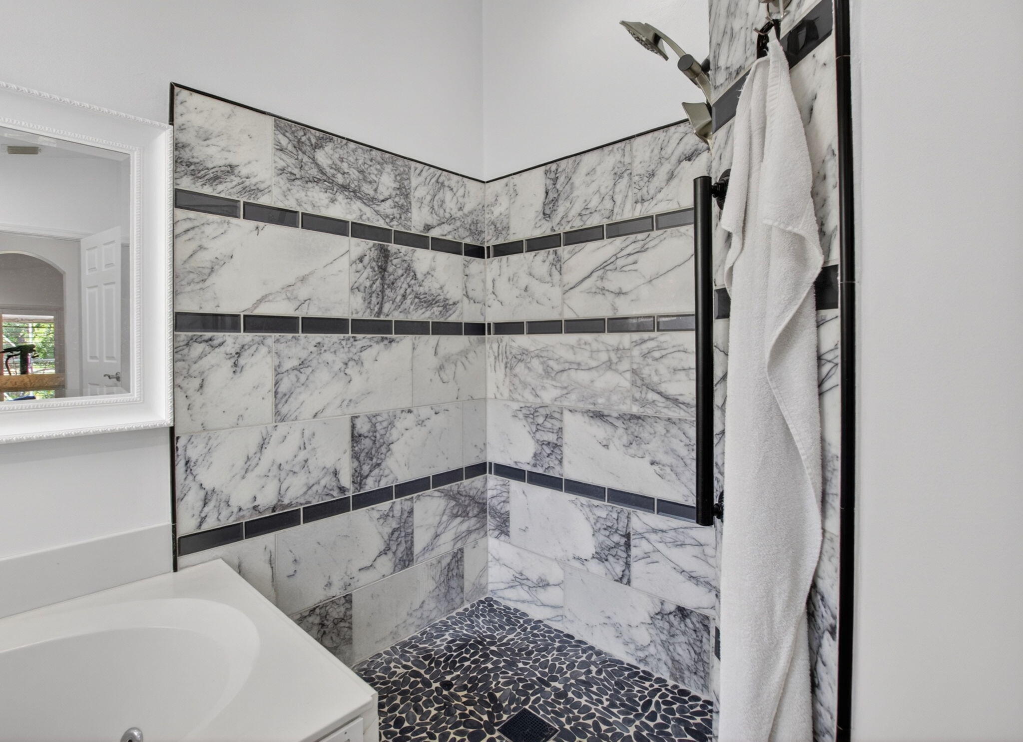 HAMPTON LAKES - Residential