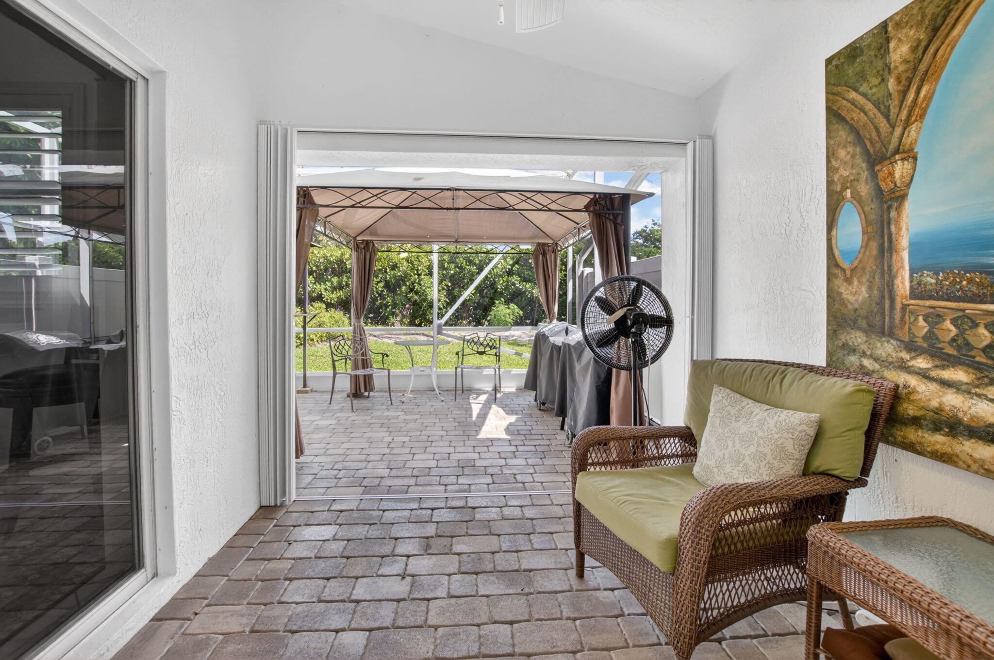 HAMPTON LAKES - Residential