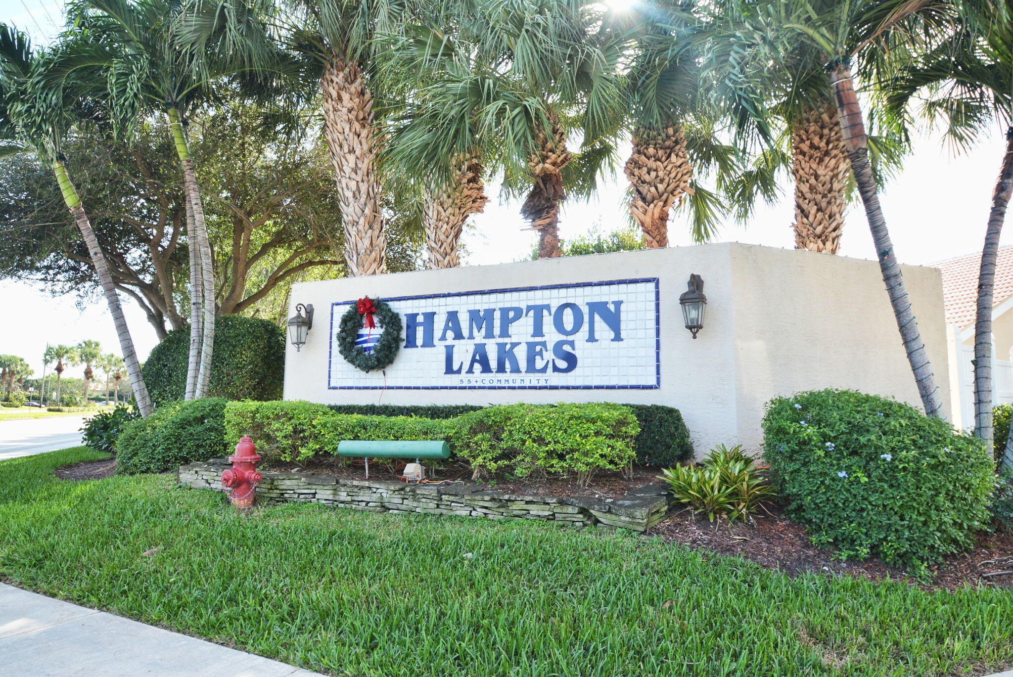 HAMPTON LAKES - Residential