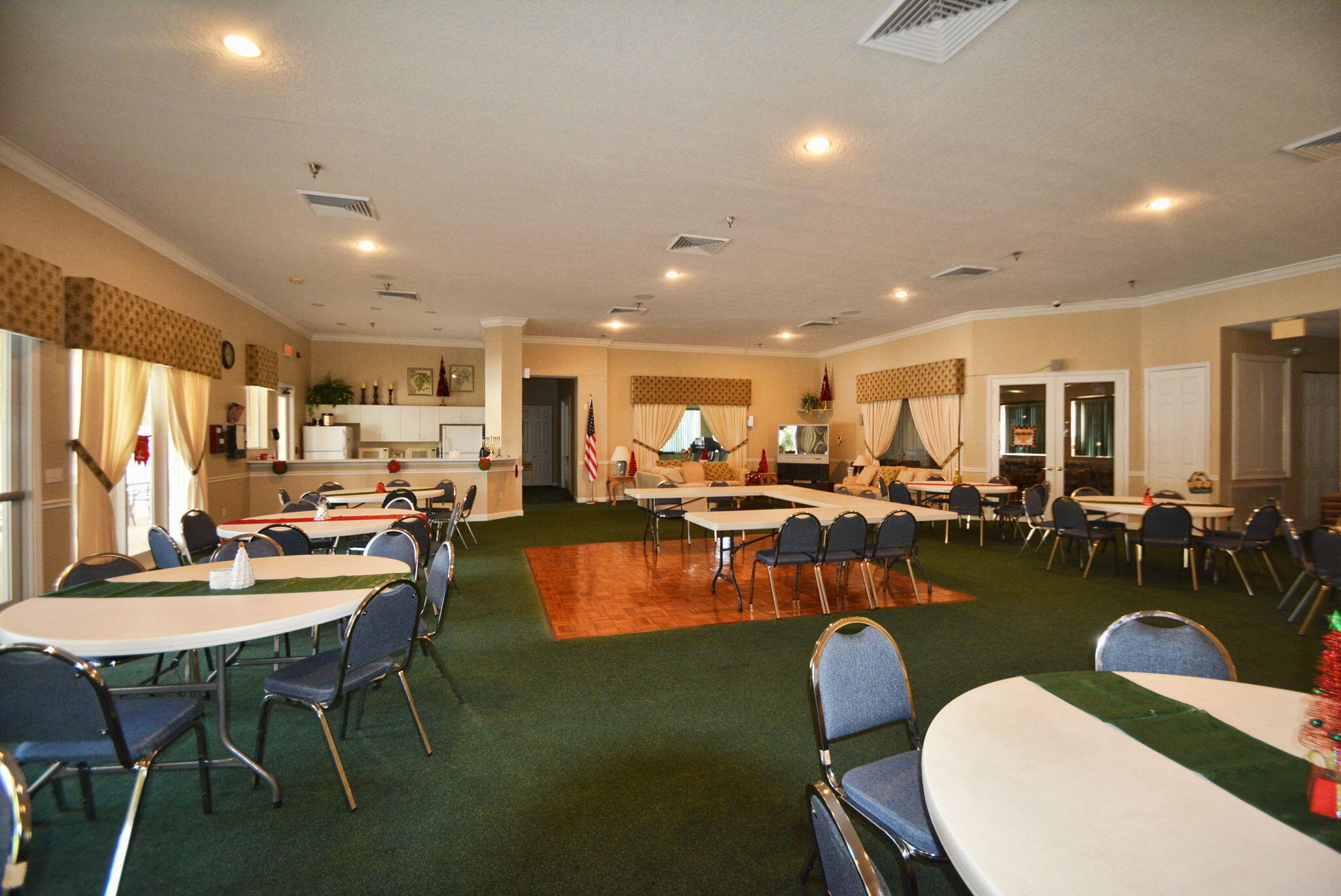 HAMPTON LAKES - Residential