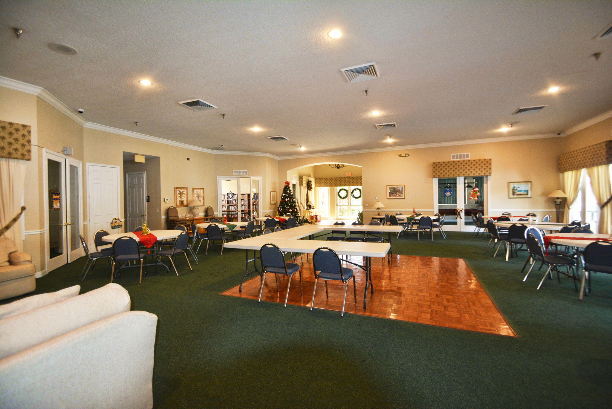 HAMPTON LAKES - Residential