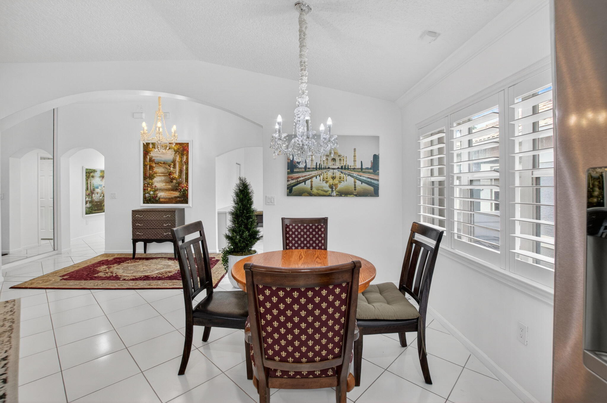 HAMPTON LAKES - Residential