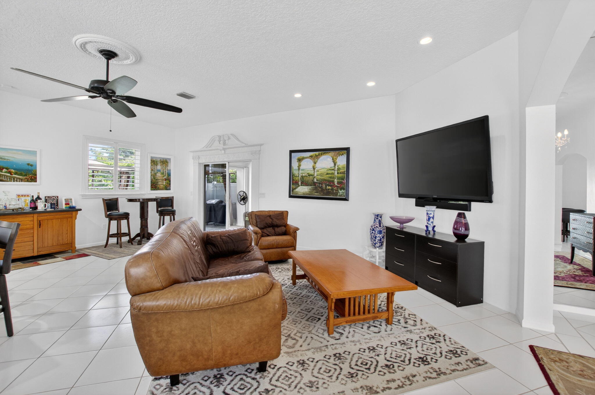 HAMPTON LAKES - Residential