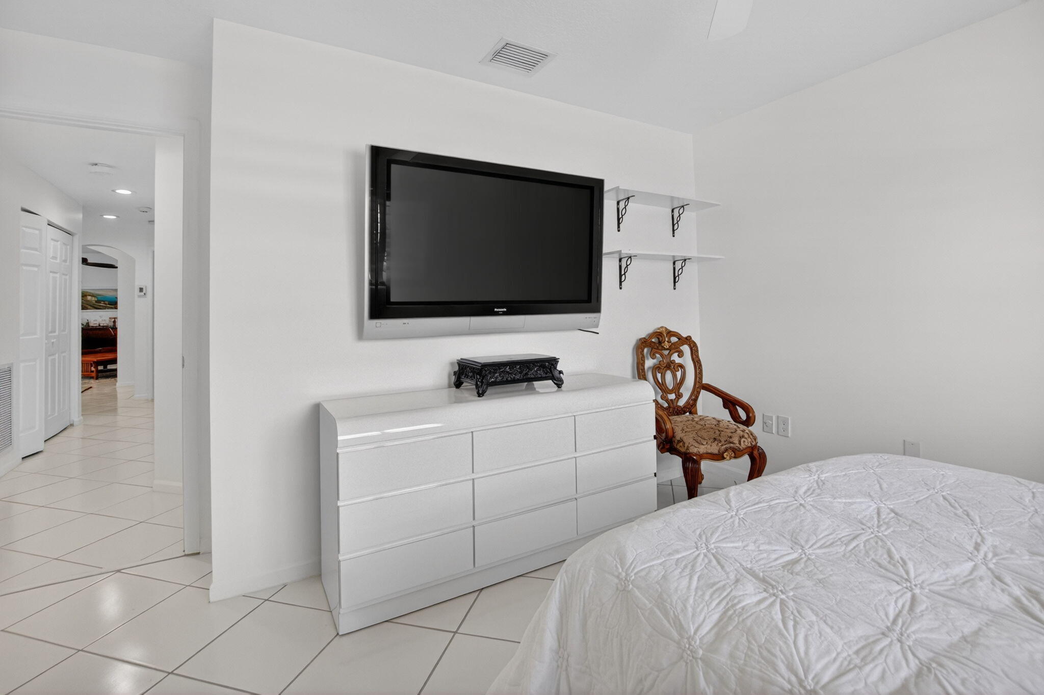 HAMPTON LAKES - Residential