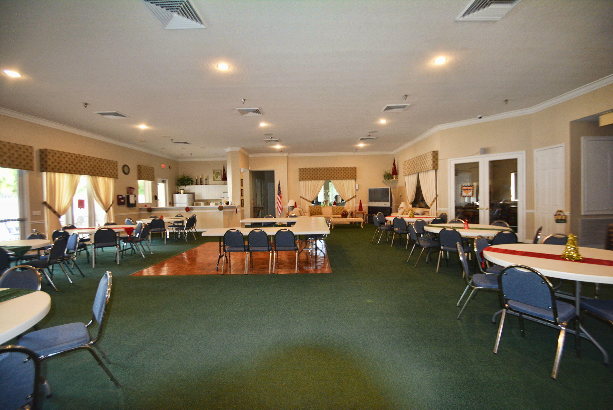 HAMPTON LAKES - Residential