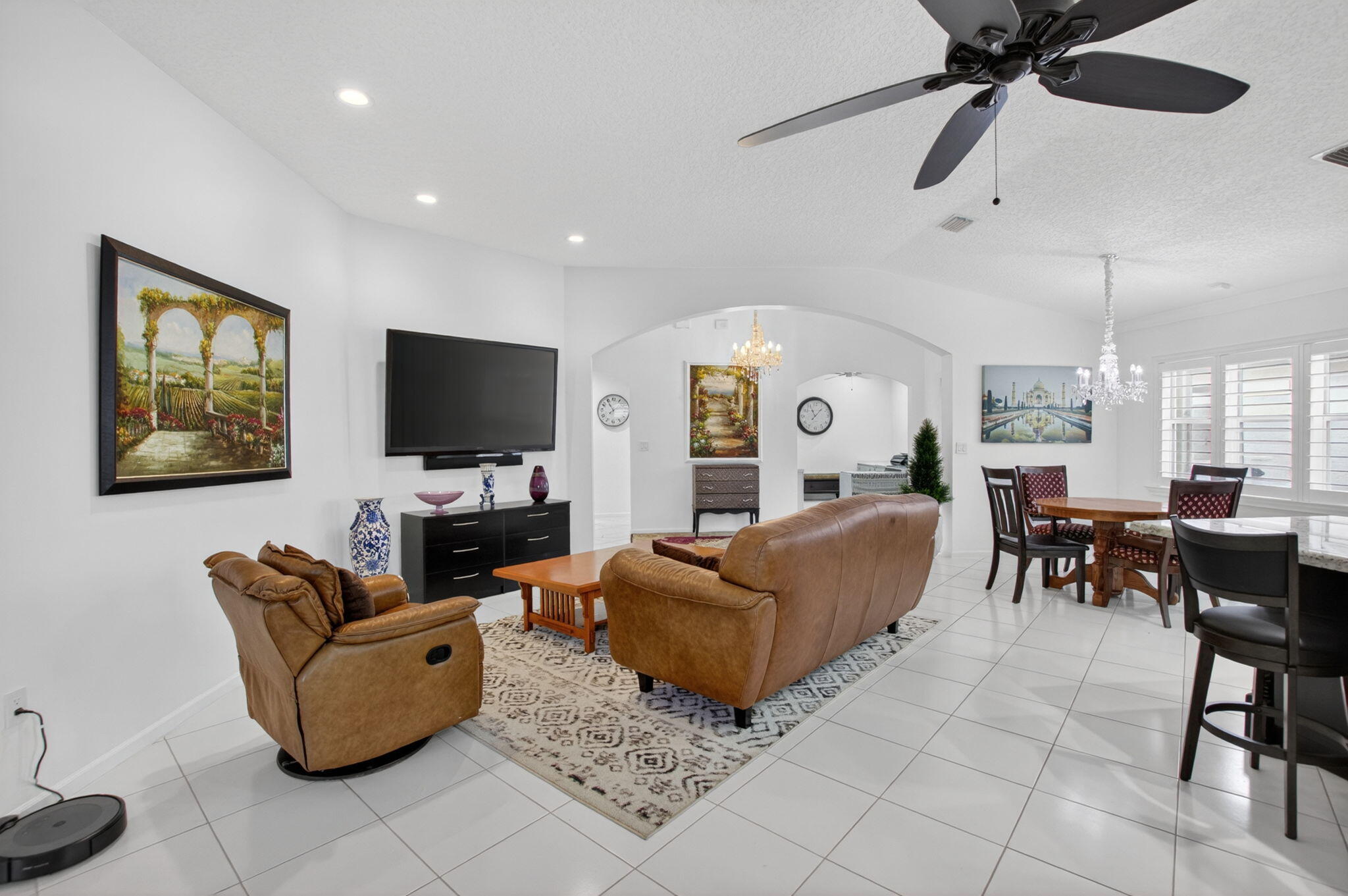 HAMPTON LAKES - Residential