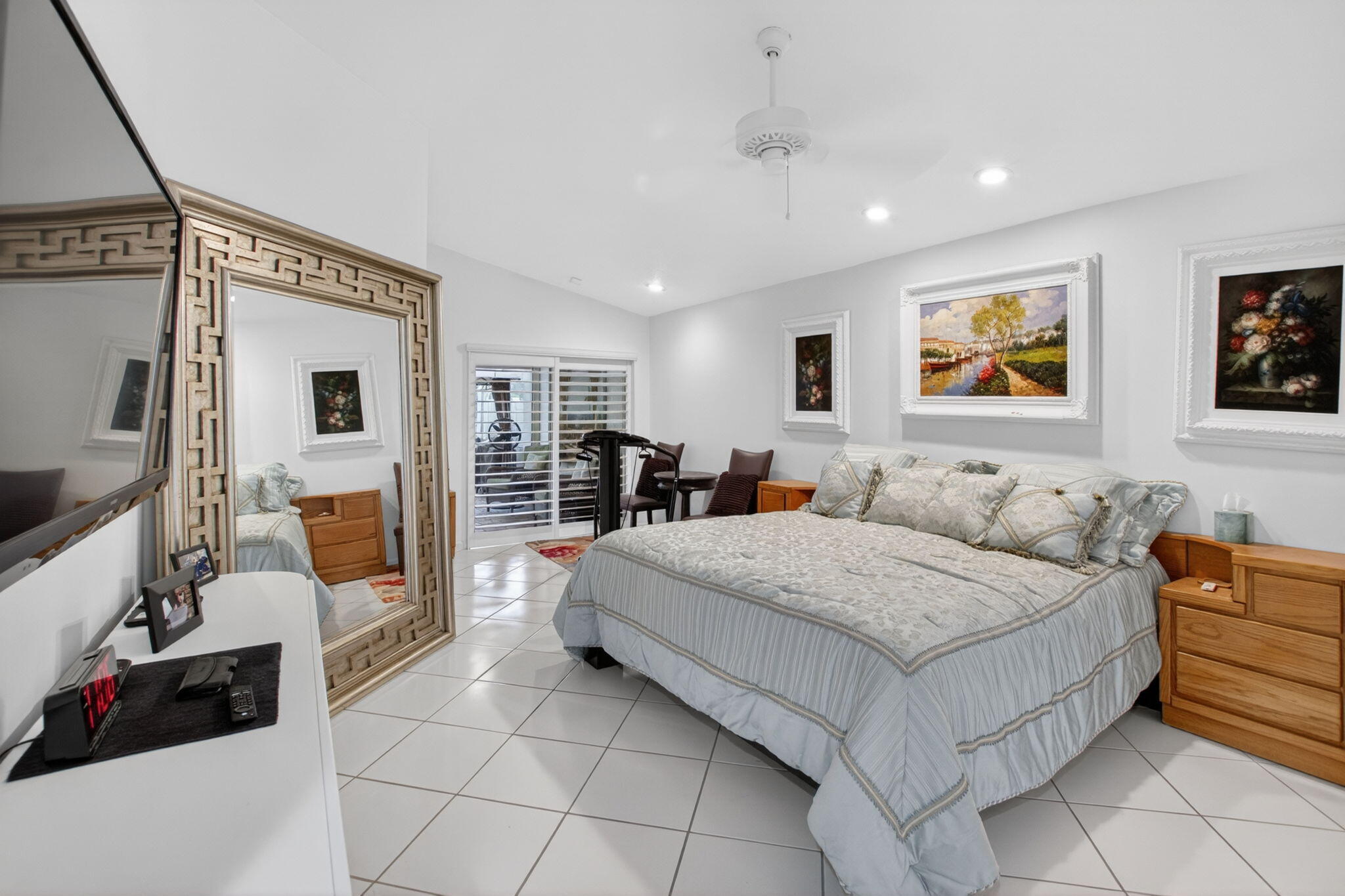 HAMPTON LAKES - Residential