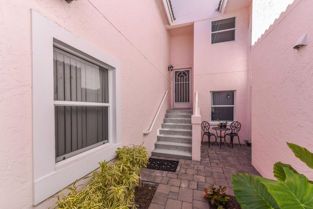 Photo of 3104 Fairway Drive N, Jupiter, FL 33477 (MLS # R10977359)