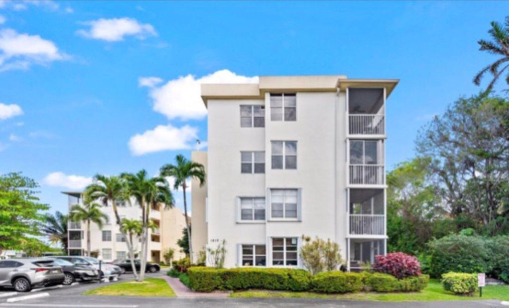 Photo of 1810 New Palm Way #118, Boynton Beach, FL 33435 (MLS # R11163366)