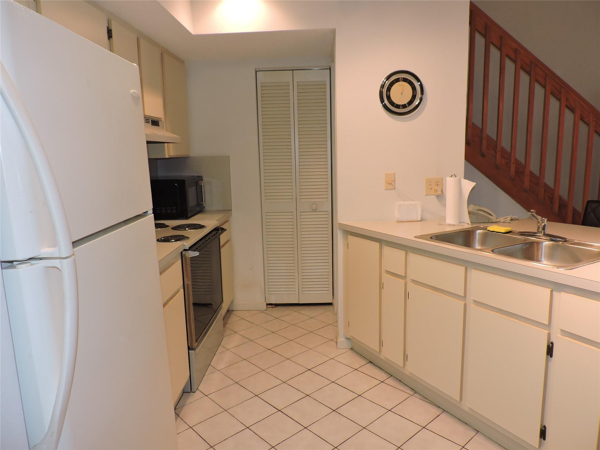 SANDPIPER WOODS TOWNHOMES - Residential