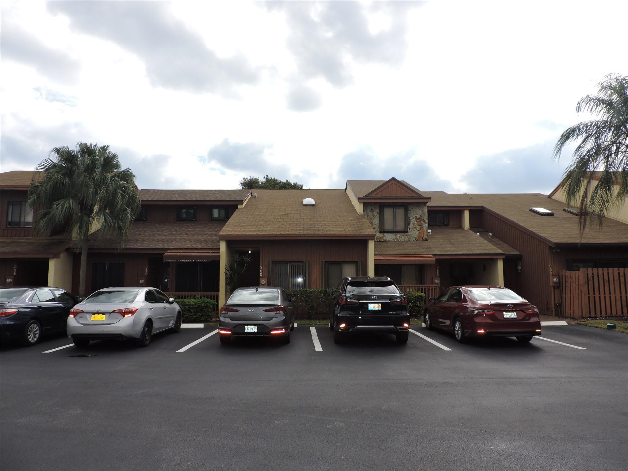 SANDPIPER WOODS TOWNHOMES - Residential